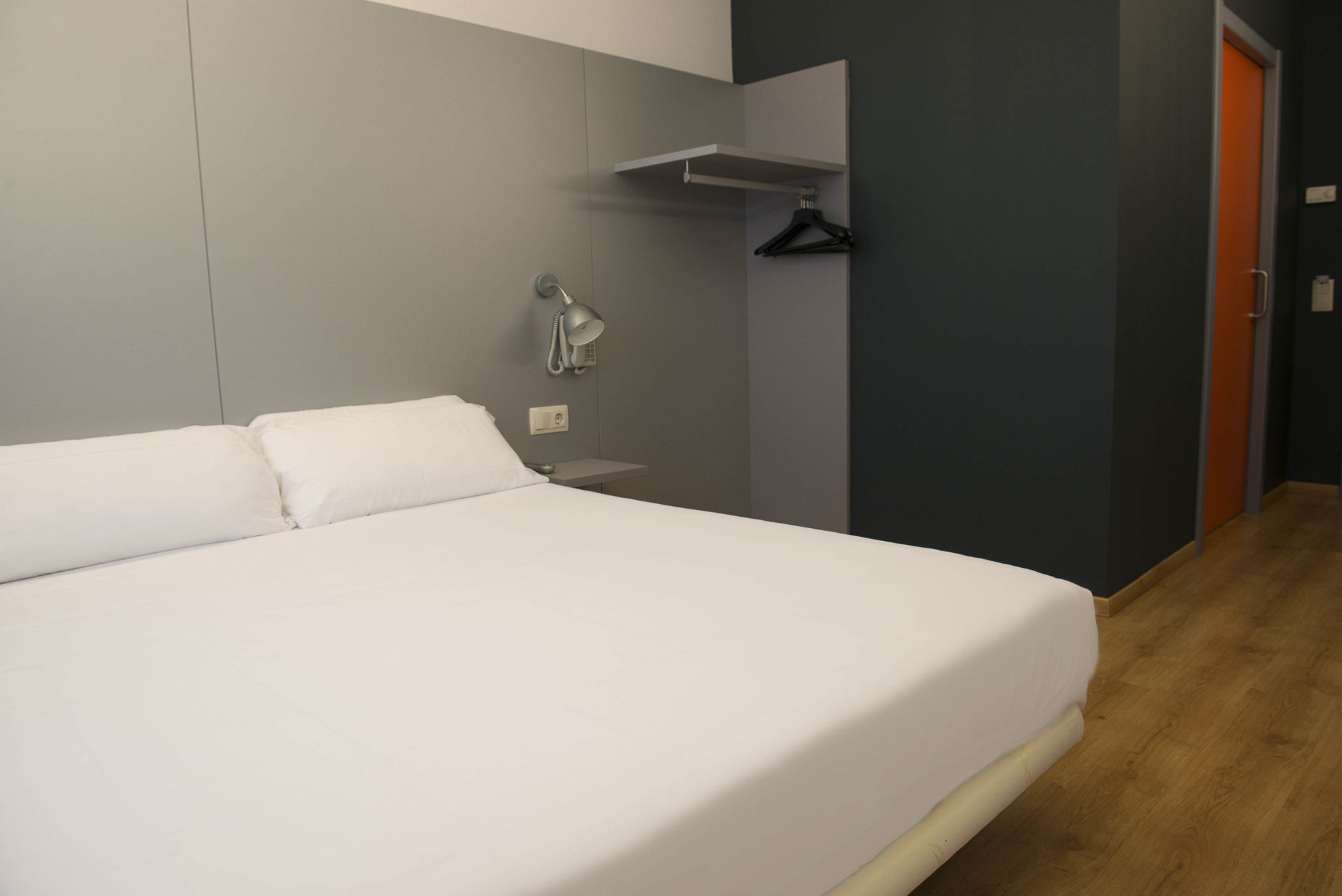 Hotel Girona 2 2*